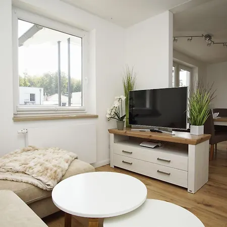 Schoene 2-raum-wohnung Mit Balkon, Gratis Nutzung Vom Ahoi Erlebnisbad Und Sauna In - Jolie 09 Apartment