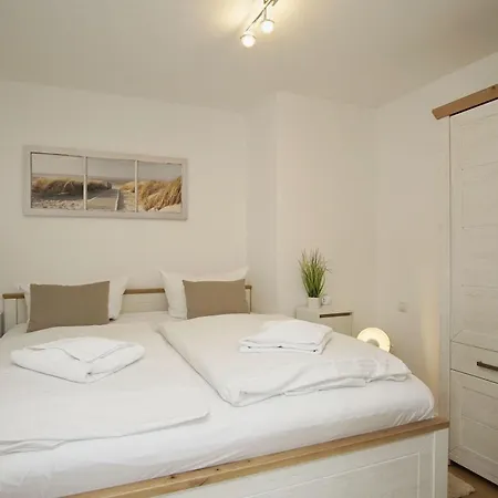 Apartment Schoene 2-raum-wohnung Mit Balkon, Gratis Nutzung Vom Ahoi Erlebnisbad Und Sauna In - Jolie 09 Sellin (Rugen)