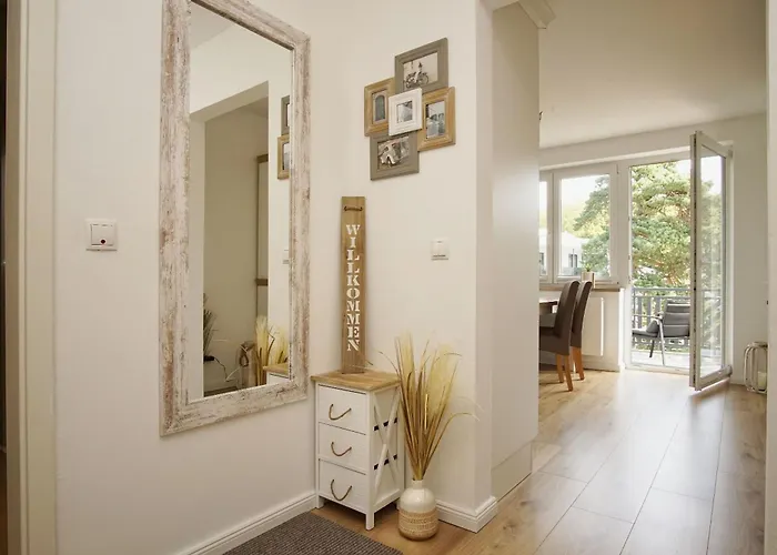 Schoene 2-raum-wohnung Mit Balkon, Gratis Nutzung Vom Ahoi Erlebnisbad Und Sauna In - Jolie 09